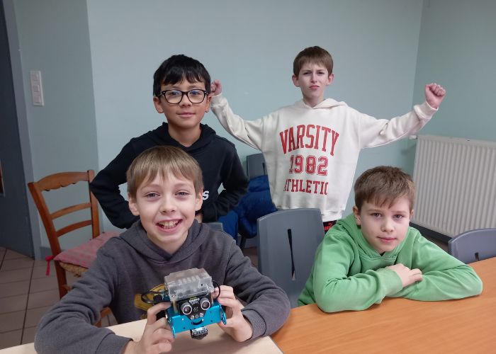 apprendre en s'amusant équipe robocupjunior