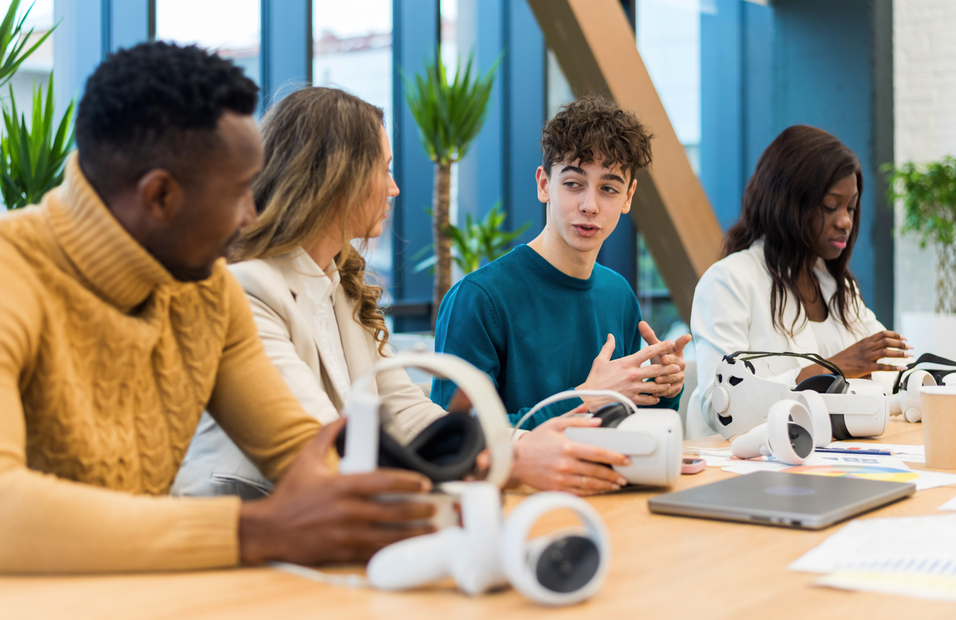 Jeunes en atelier réalité virtuelle